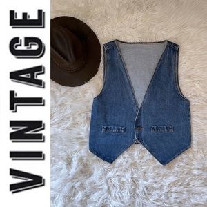 EUC vintage oversized blue denim vest w/ faux pockets,  single button closure